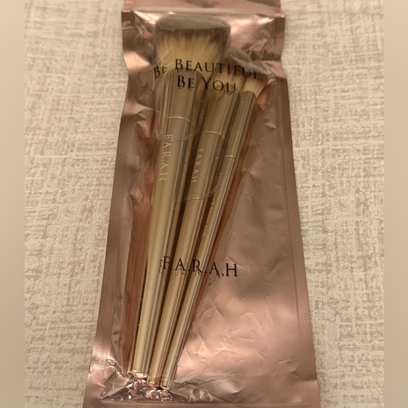 Brand New Farah Rendezvous Makeup Brush Set - Picture 1 of 3